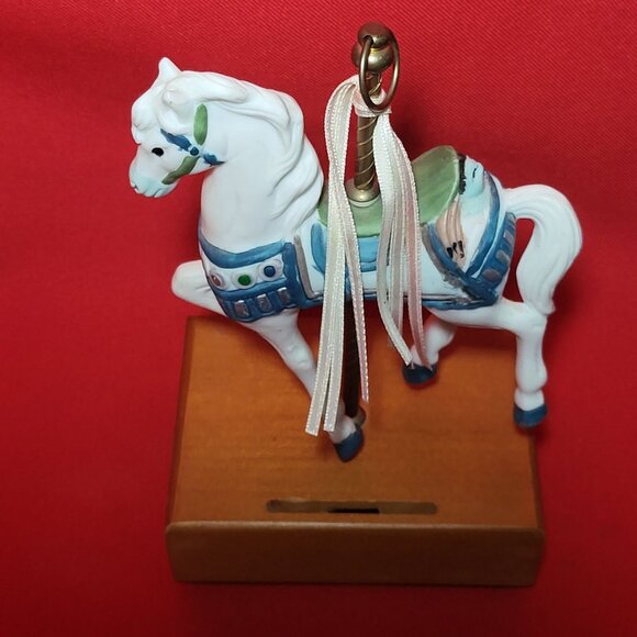 Vintage Musical Carousel Horse Figurine Plays Music - Picture 4 of 13